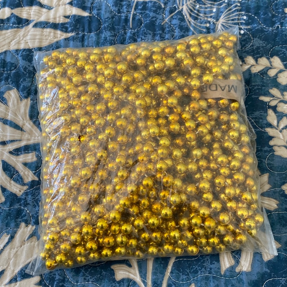 12 strands Mardi Gras beads